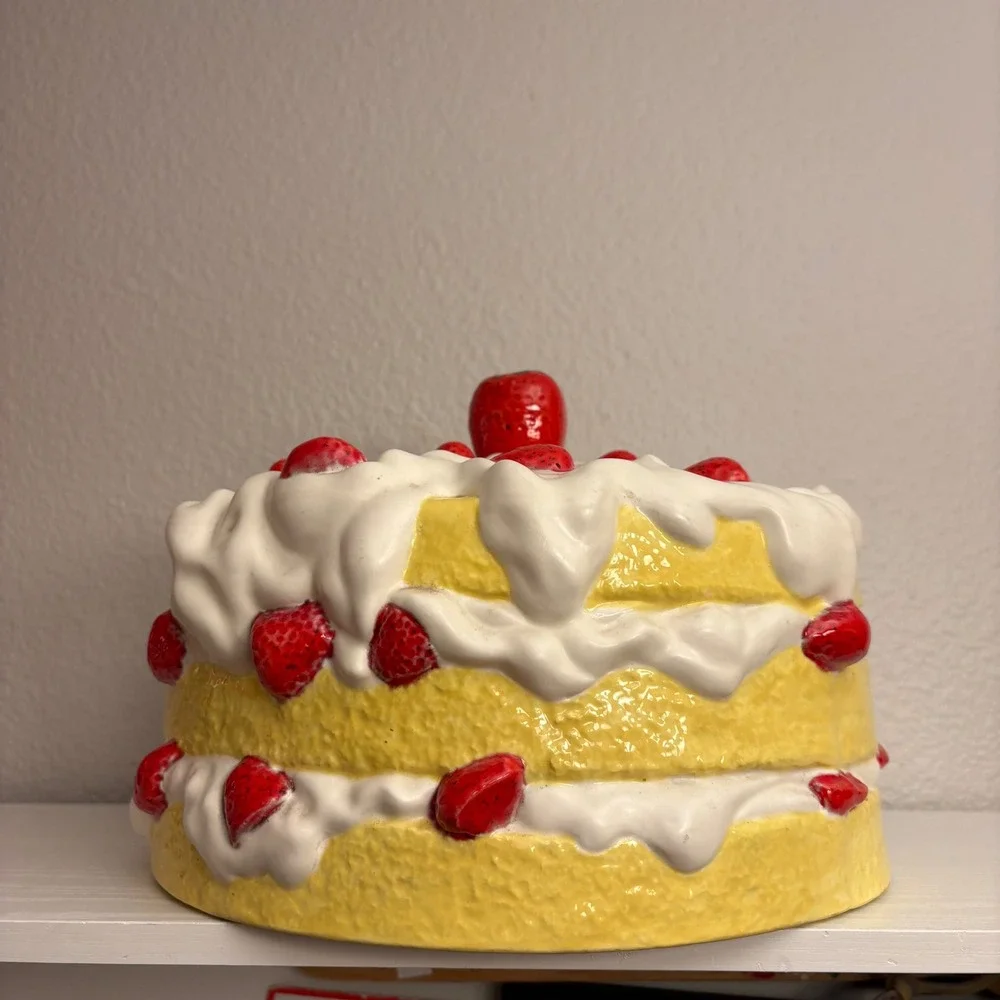 Vintage Ceramic Strawberry Shortcake Cake Cover Rare Kitschy Kitchen Decor